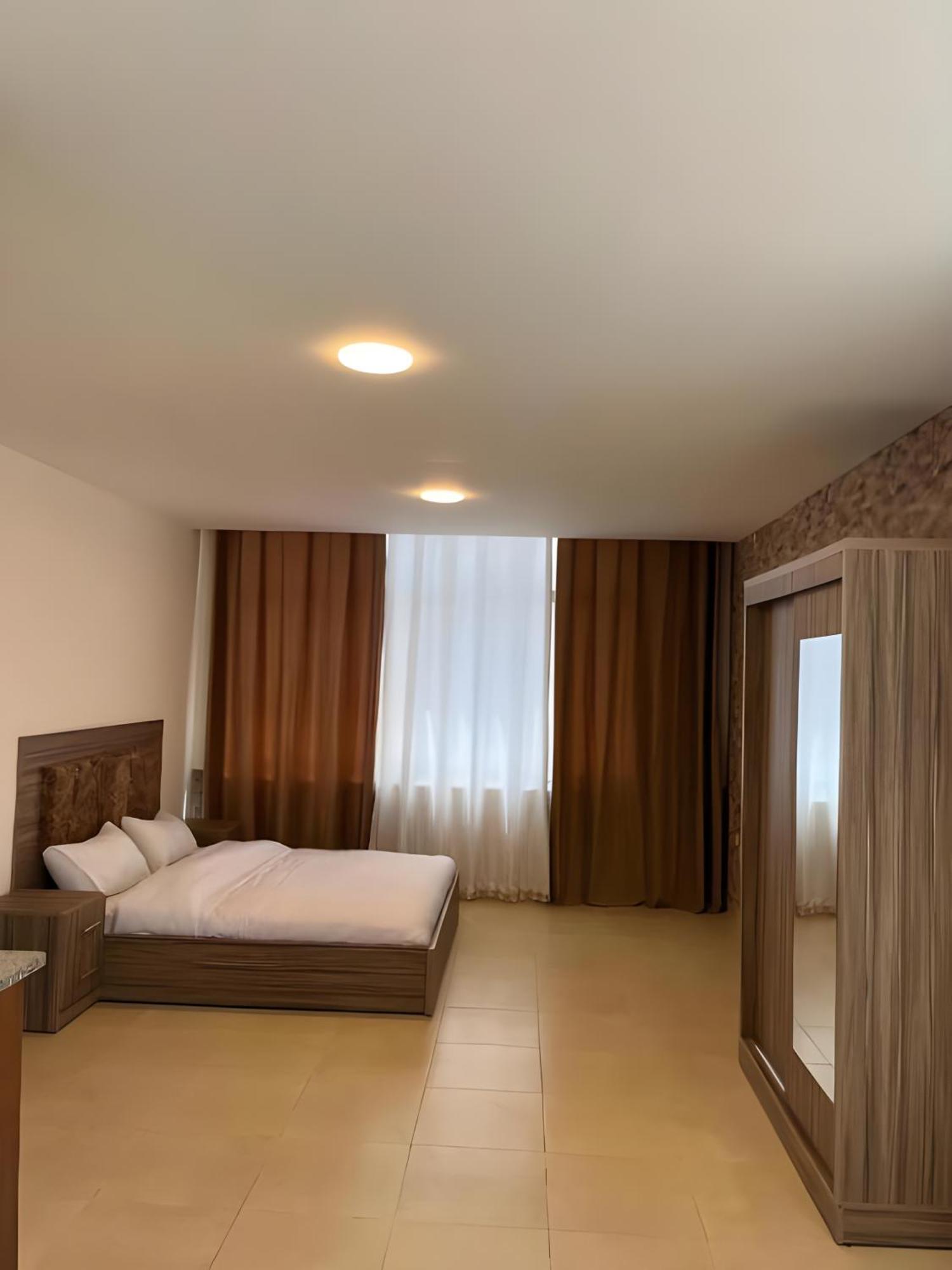 Rayan Hotel Apartments Amman Bagian luar foto